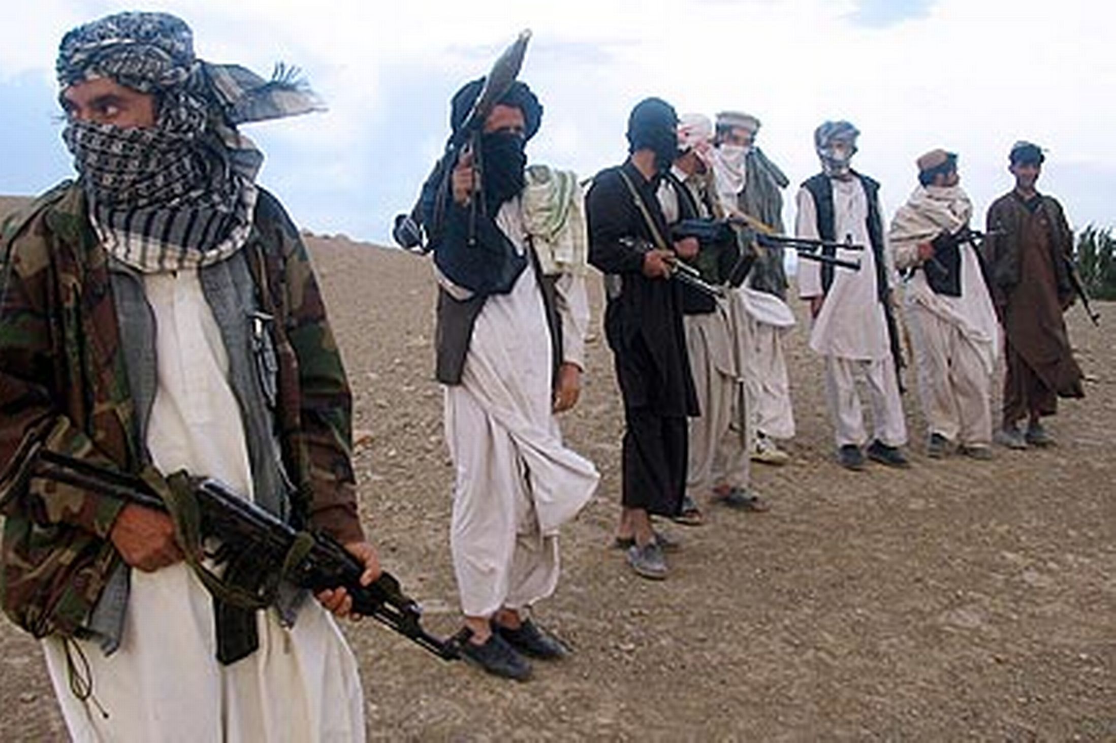 طالبان تمام شاهراه‌ها را بستند/آمار مهاجمان بین ۲ تا ۳ هزار نفر است
