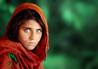 شربت گل بانوی رنگین چشم افغان به زودی به کشور بازخواهد گشت