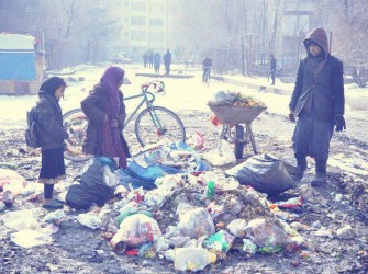 زباله‌دان‌ها؛ امید بسیاری از کودکان برای زنده‌ماندن