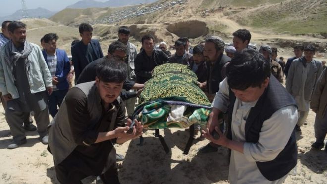 شمار تلفات انفجار در مرکز توزیع شناسنامه کابل به ۶۹ نفر رسید