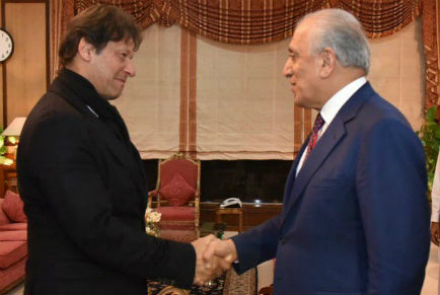 دیدار خلیلزاد با عمران خان؛ پاکستان درصلح افغانستان همکاری می‌کند