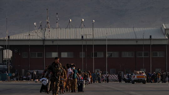 سفر از پیش اعلام نشده دو مقام کنگره به فرودگاه کابل
