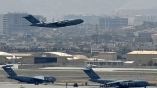 طالبان: به زودی برای مدیریت میدان هوایی کابل و قطر توافق می شود