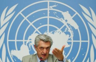 “کمیسر عالی سازمان ملل متحد در امور پناهندگان: افغانستان توانایی کم شدن کمک ها را ندارد”