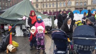 بیش از دو هزار شهروند افغانستان از اوکراین به لهستان پناه بردند