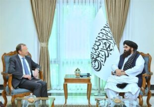 متقی در دیدار با کاردار سفارت انگلیس: روابط با افغانستان واقع‌بینانه و بر اساس احترام متقابل باشد