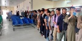 بازگشت صدها مهاجر افغانستانی از پاکستان